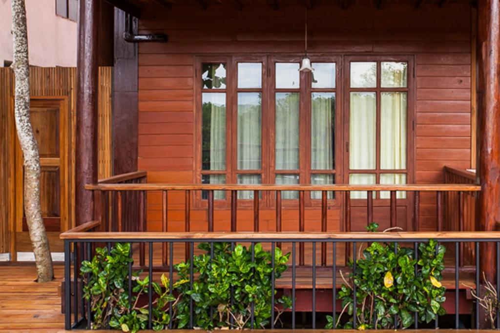 Riverhouse-The Teak House Мае Сарианг Екстериор снимка